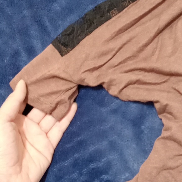 Brown and black lace bat wing crop top - Picture 4 of 5